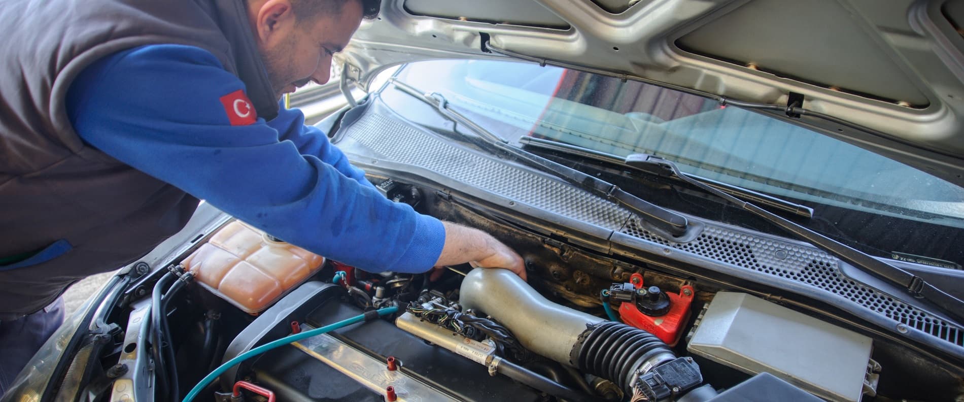 Cömert Otomotiv servis alanı